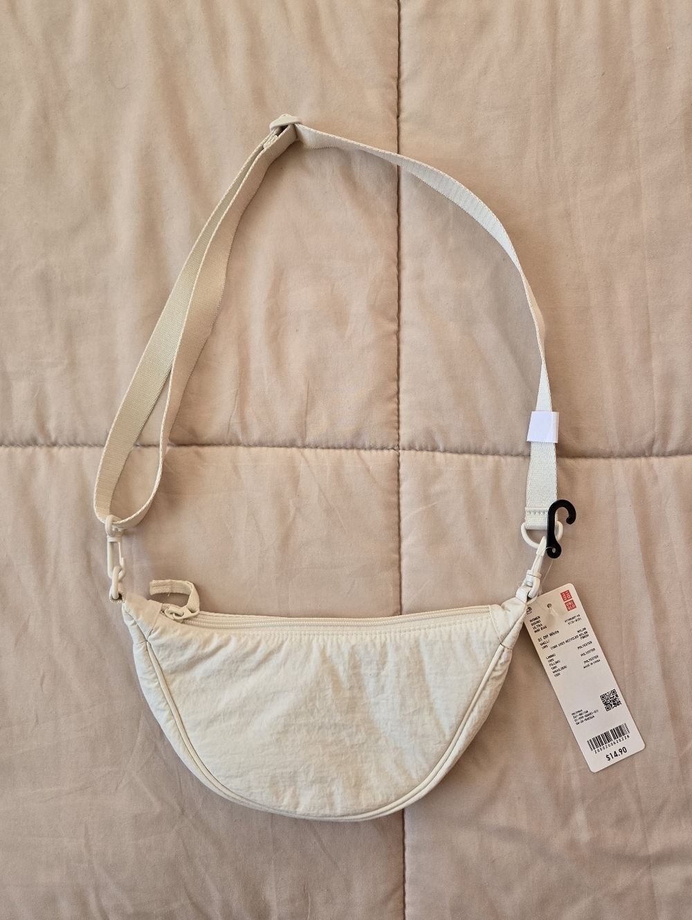 NWT UNIQLO Round Ultra Mini Bag, 01 Off-White